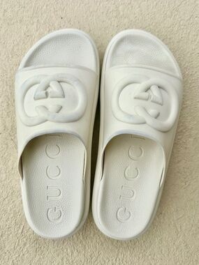Gucci Interlocking G Logo Platform Rubber Sandals, Size 7